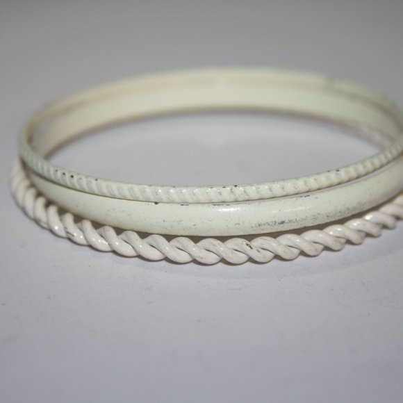 Vintage cream/ white metal bangle bracelets 3.5" wide - Picture 3 of 4